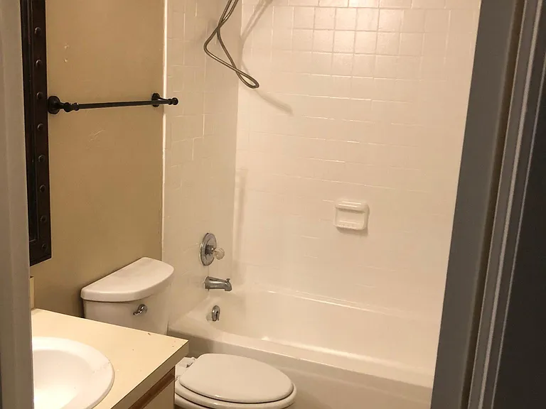 1487 Live Oak Dr — Photo 3