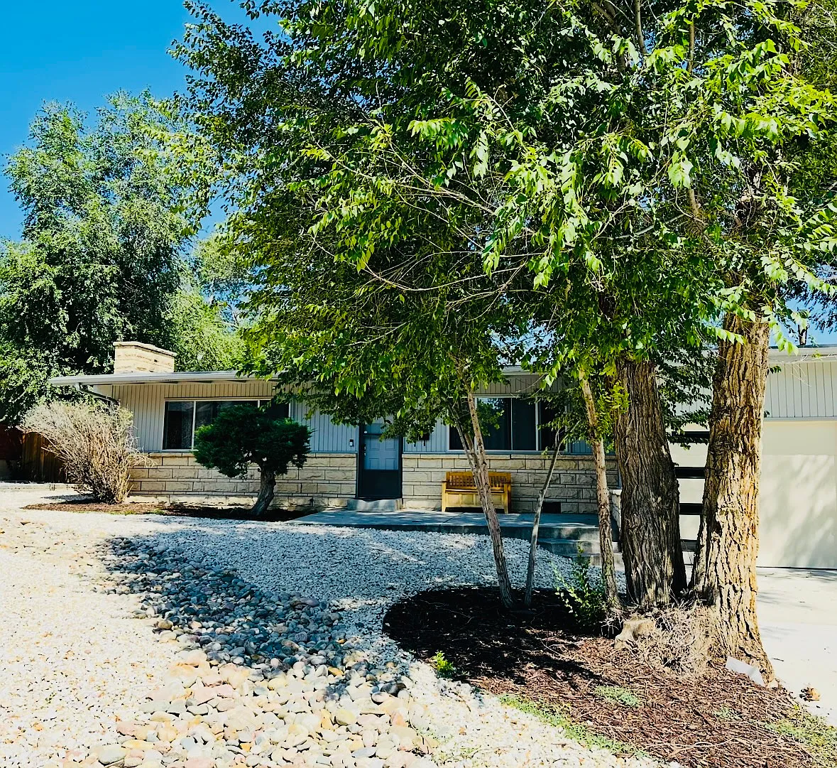 3 bed, 1638 sqft, $2,350 — Photo 1