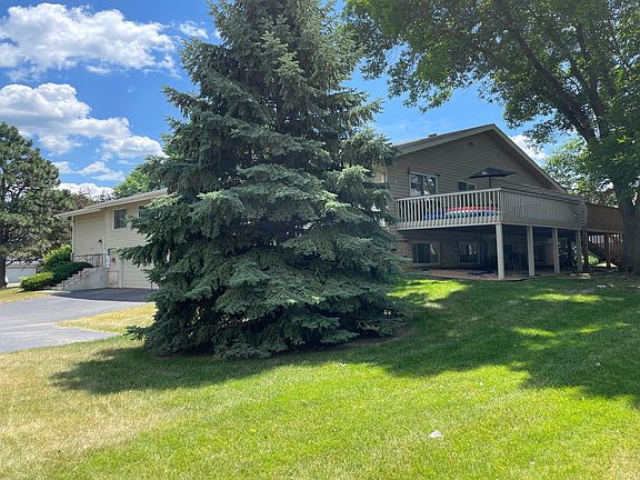 3rd image of 3568 York Dr