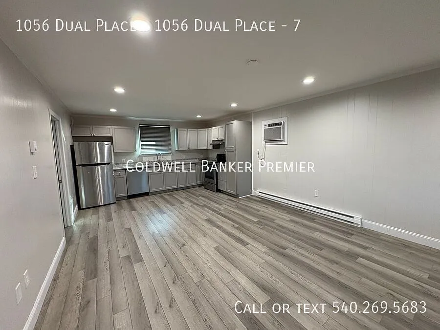 Building Photo - 1056 Dual Pl #7