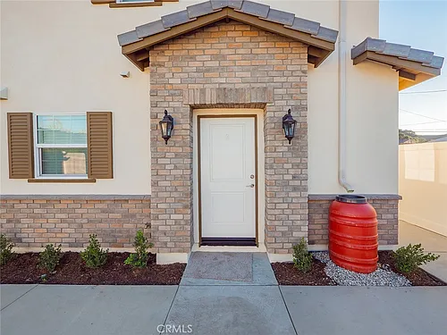 1325 W Grand Ave #3 Photo 1