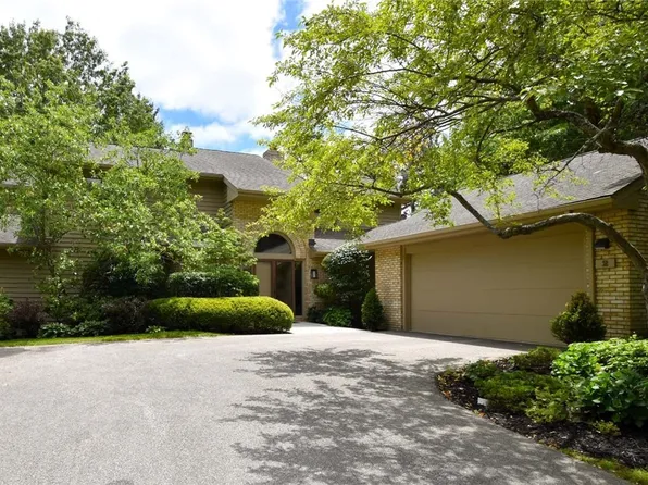 2 Hampton Ct, Beachwood, OH 44122