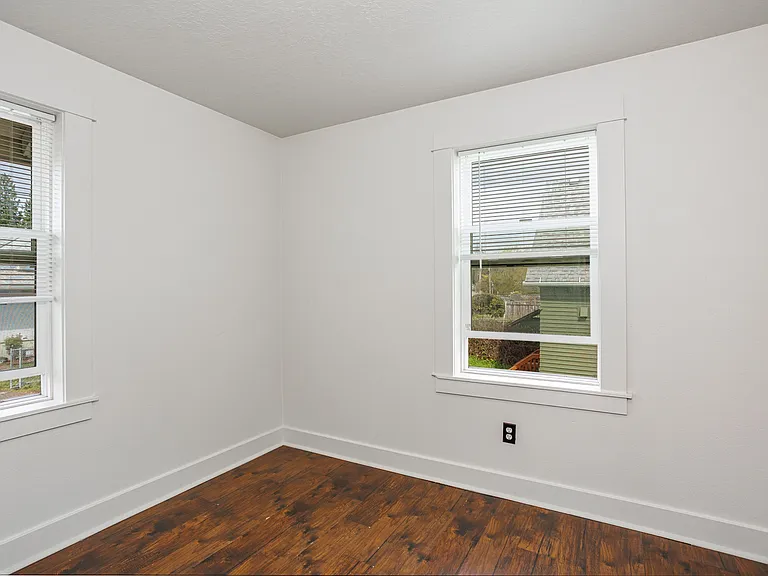 4313 N Kerby Ave — Photo 25