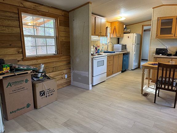 3rd image of 108 Sue Lane