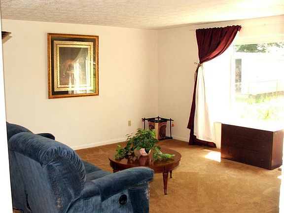 3rd image of 244 Bellaire Dr