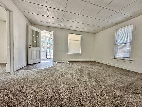 3rd image of 2528 Hoyt St