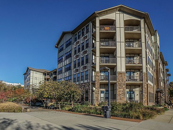 4th image of 445 W Blount Ave APT 219