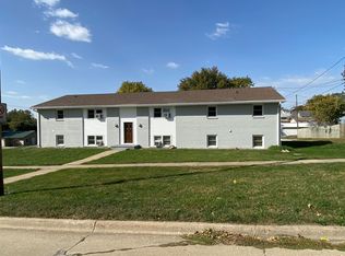 410 S 6th St, Knoxville, IA 50138