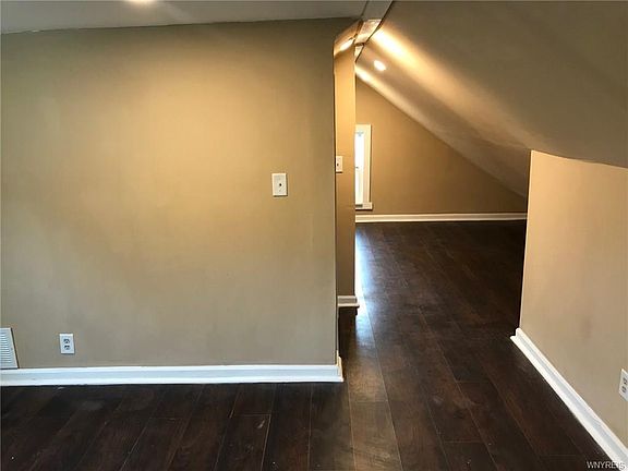 4th image of 157 Manser Dr