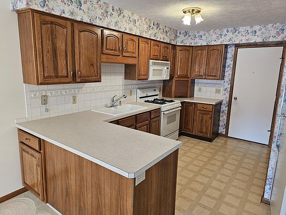 4th image of 6156 Pebble Dr #46