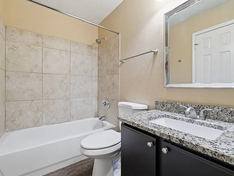 151 McLennan Oak — Photo 19