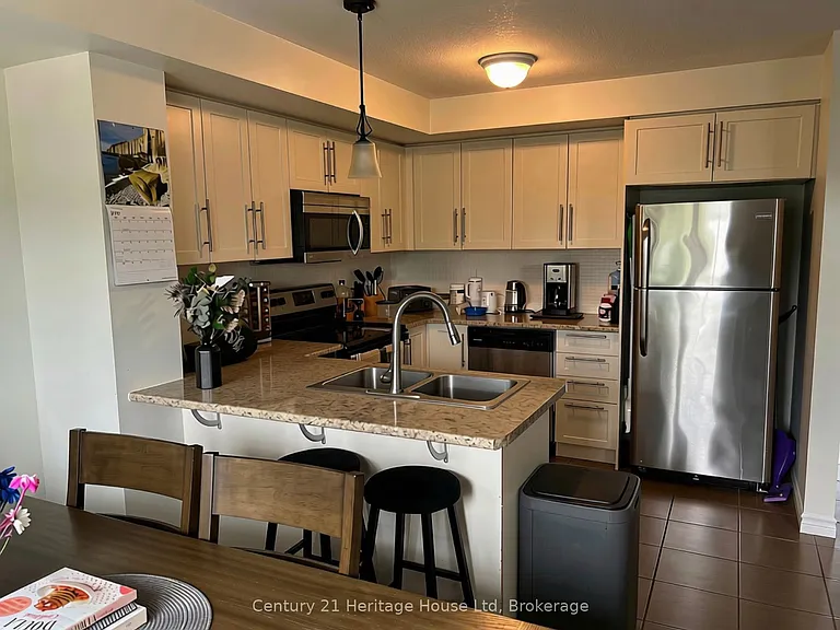 654 Woodlawn Rd E #B — Photo 11