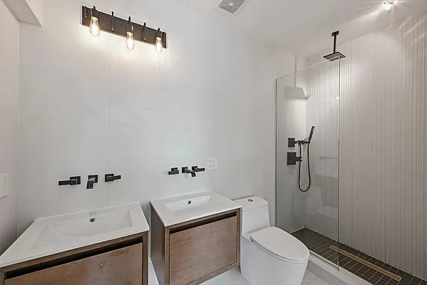 Sold by Nest Seekers International | media 6