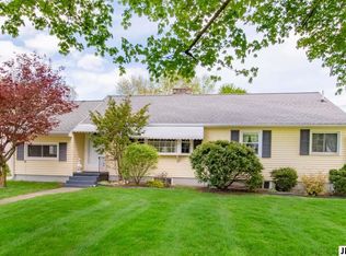 2165 Maple Dr, Jackson, MI 49203