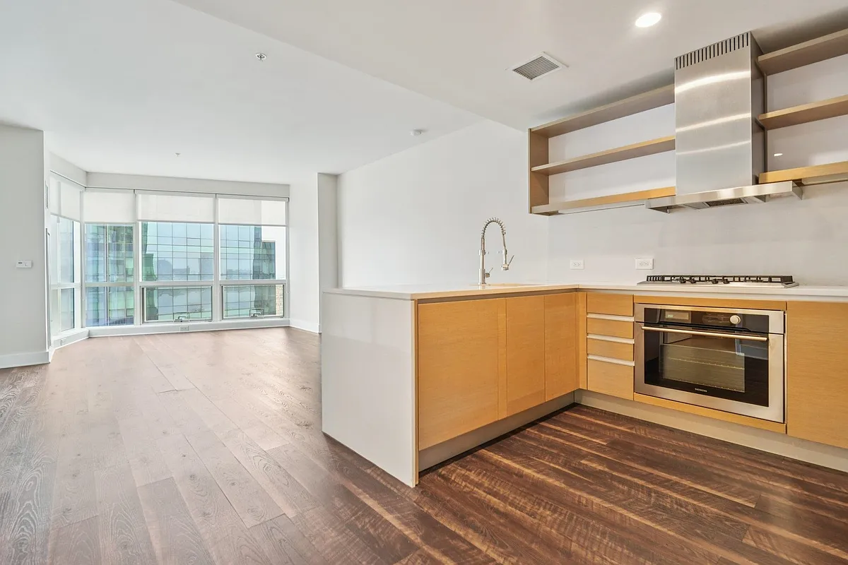 77 Hudson Street 2701