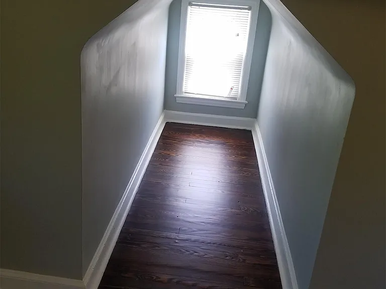 215 W 3rd St — Photo 13