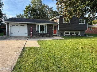 1768 Elmwood Dr, Defiance, OH 43512