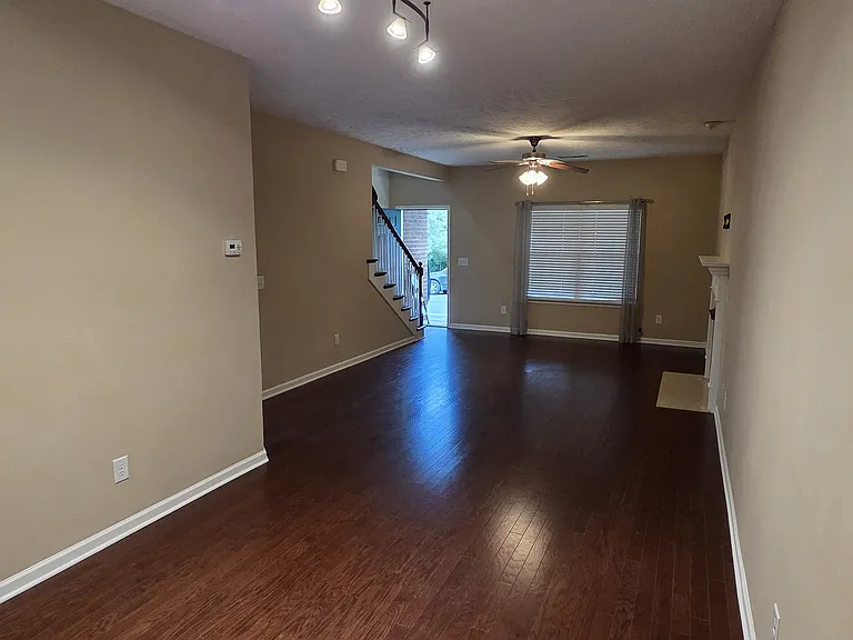 7417 Golden Apple Dr — Photo 2