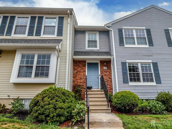136 Coburn Ln, Somerset, NJ 08873