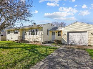 102 Brackett Ave, Tiverton, RI 02878