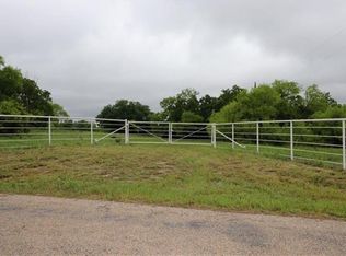 955 Three Skillet Rd, Springtown, TX 76082