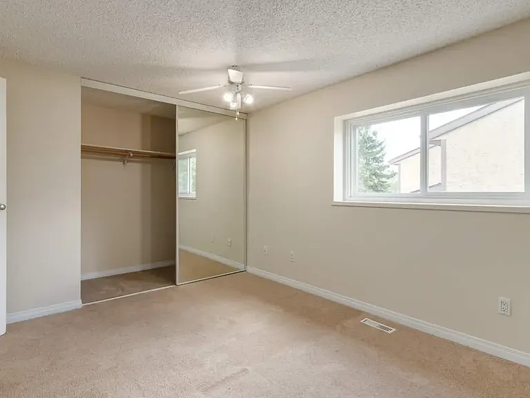 1 Hyndman Cres NW #1371 — Photo 8