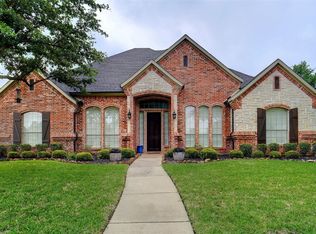 736 Trails End Cir, Hurst, TX 76054