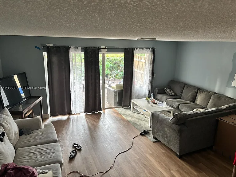 4121 NW 9th Ave #5 — Photo 7