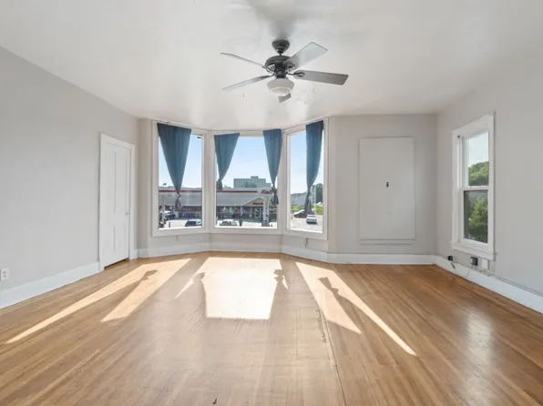 2020 1/2 College St - Cedar Falls