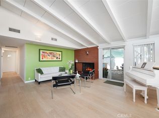 19800 Friar St, Woodland Hills, CA 91367