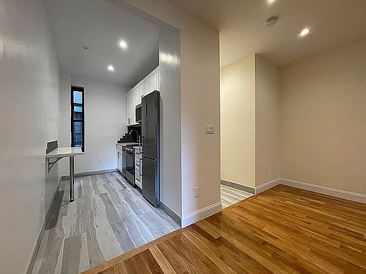 3rd image of 352 W 56th St APT 4C