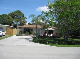 571 103rd Ave N, Naples, FL 34108