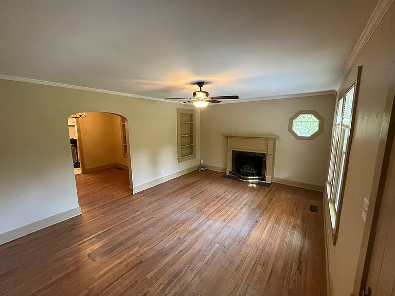 5030 Fowler Ln — Photo 2