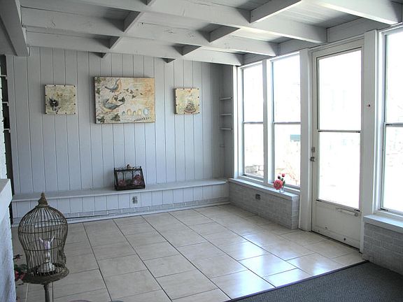 2nd image of 8854 Ravenswood Cir