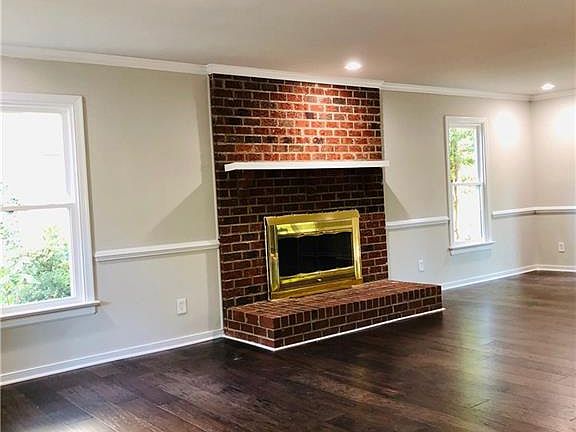 5th image of 9611 Della Dr