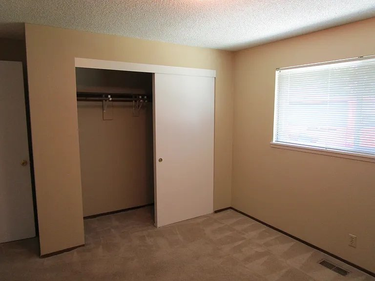 23212 NE Halsey St — Photo 8
