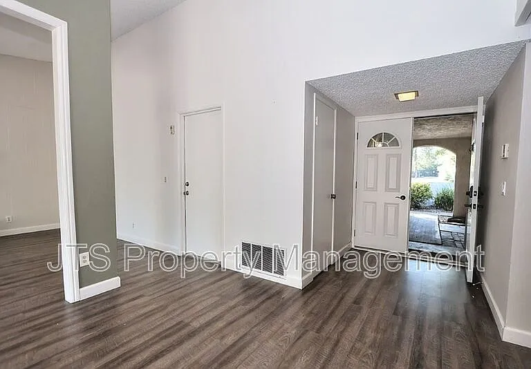 5748 Muldrow Rd — Photo 13