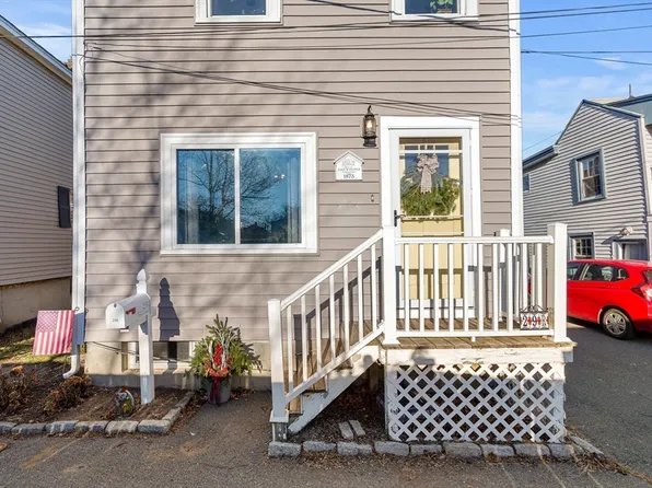 29-29R Upham St, Salem, MA 01970