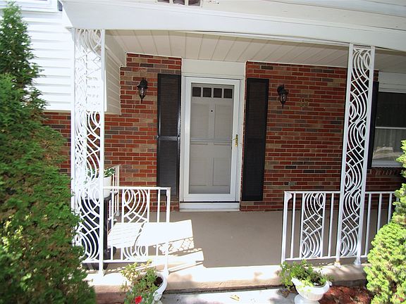 2nd image of 15 Willowview Dr