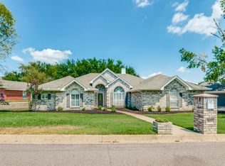 821 Hunters Glen Trl, Fort Worth, TX 76120