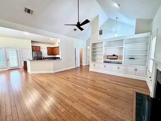 92 Palmetto — Photo 2