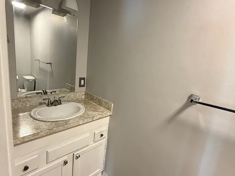 329 Reno St — Photo 23