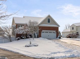 38 Bridle Ct, Charles Town, WV 25414