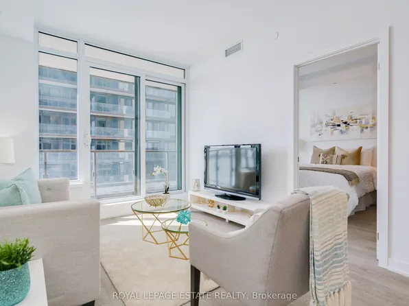 1926 Lake Shore Blvd W, Toronto, ON