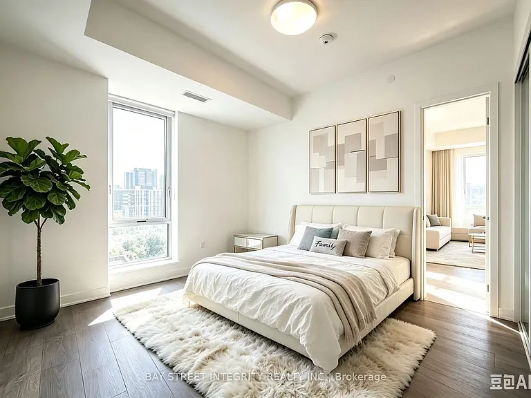10 Oak St #903 — Photo 4