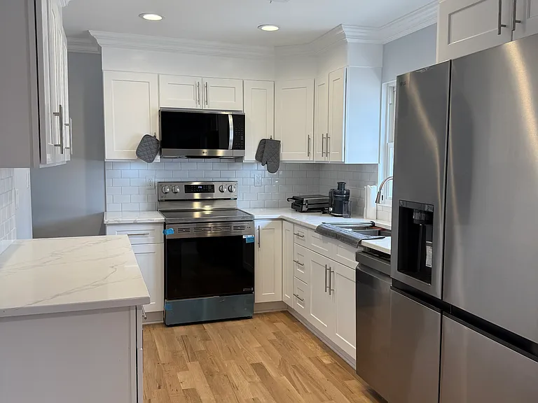 165 Lynbrook Dr — Photo 5