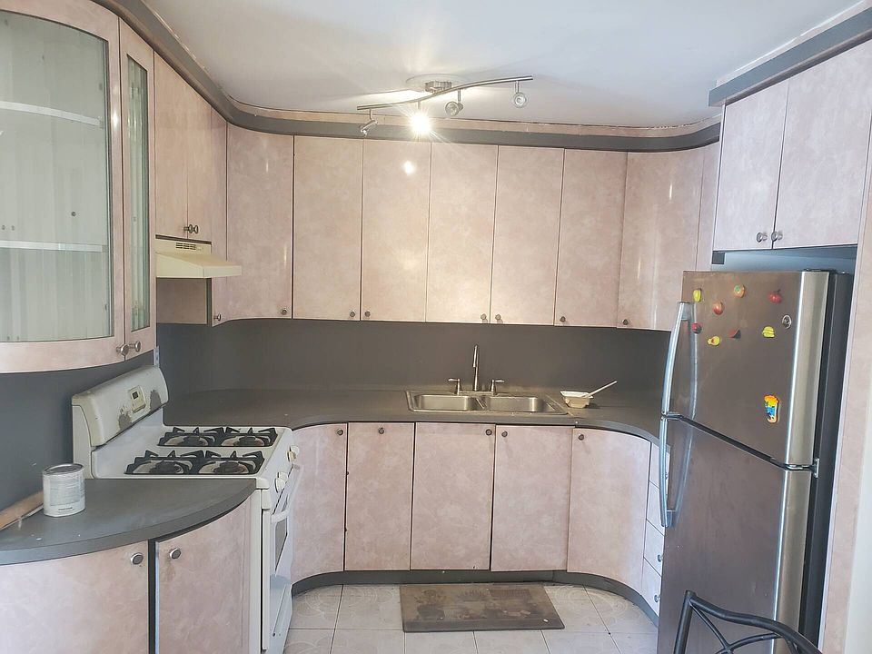 1st image of 2081 E 57th St