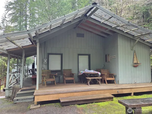 10 Creek Court, Brinnon, WA 98320