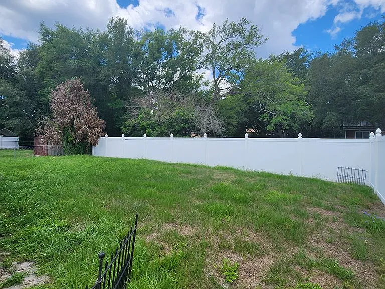 1108 Constantine St — Photo 23