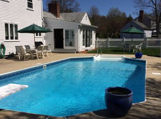 1 Hampton Ct, Lynnfield, MA 01940